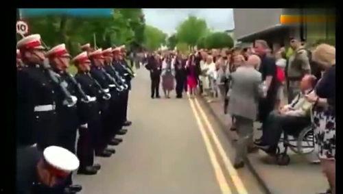 苏联阅兵吃瓜群众视频,吃瓜群众视角下的历史瞬间